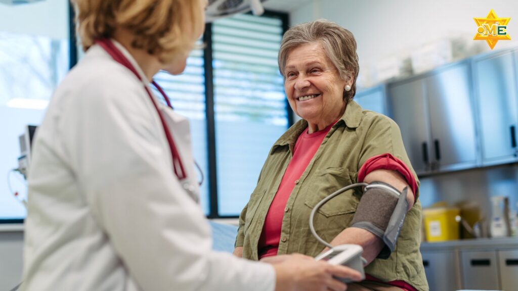 Người cao tuổi, phụ nữ và người gầy yếu là nhóm hay bị tụt huyết áp