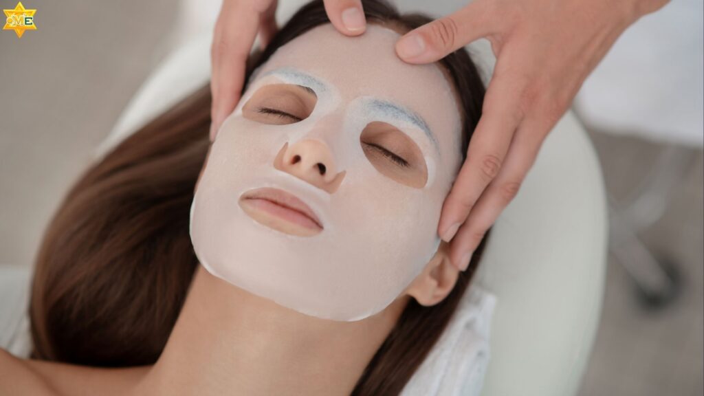 Đắp mặt nạ có chiết xuất thiên nhiên