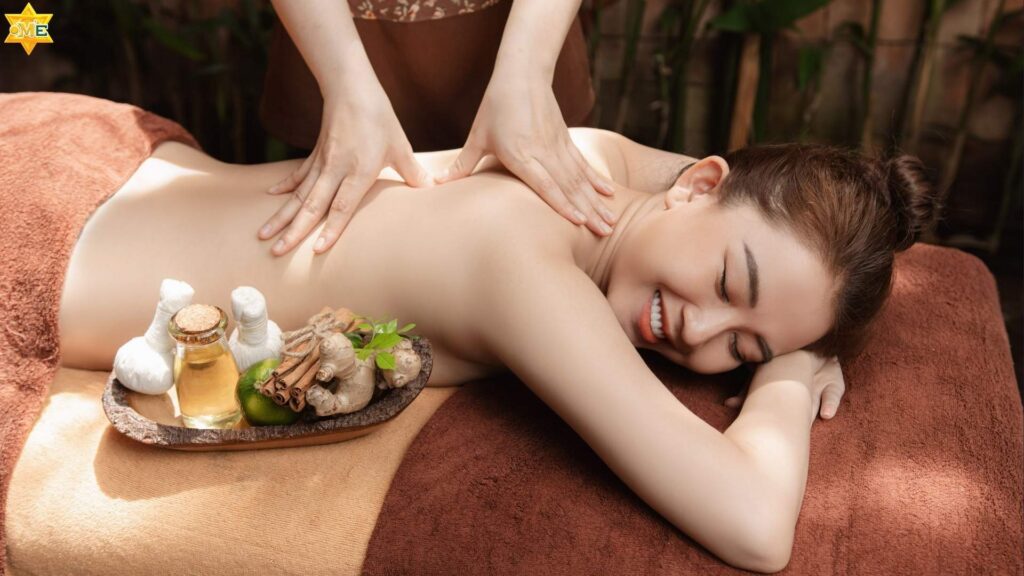 Massage y học cổ truyền tác động lên huyệt đạo và kinh lạc để điều hòa khí huyết