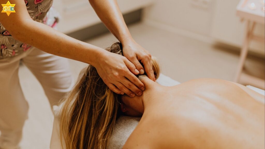 Massage cổ – vai – gáy