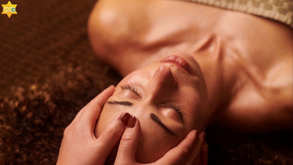 Massage đầu và mặt