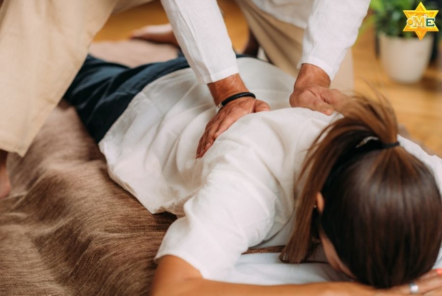 LỢI ÍCH KHI HỌC BẤM HUYỆT CƠ BẢN