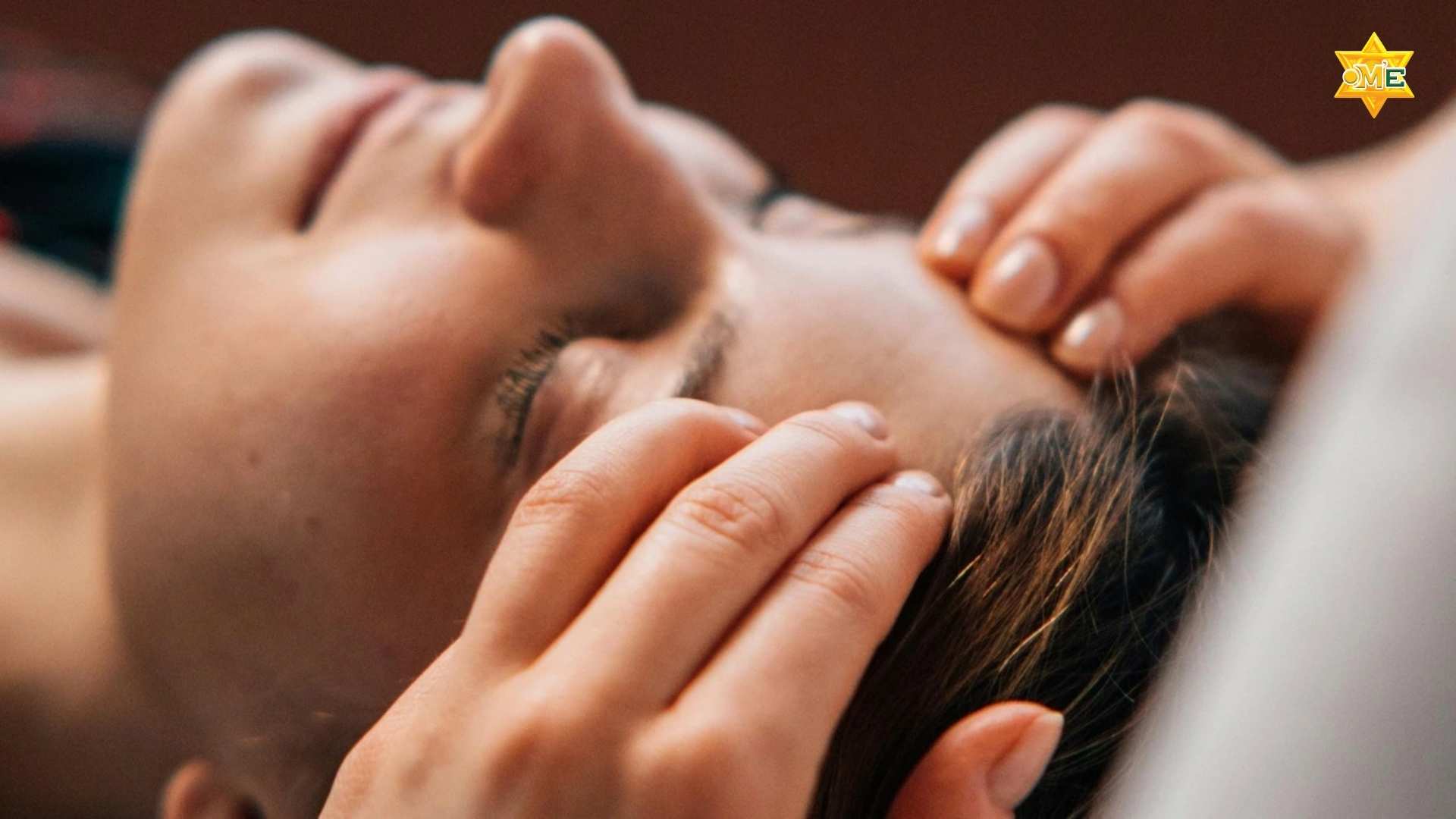 Đừng Tự Bấm Huyệt Các Huyệt Trên Mặt