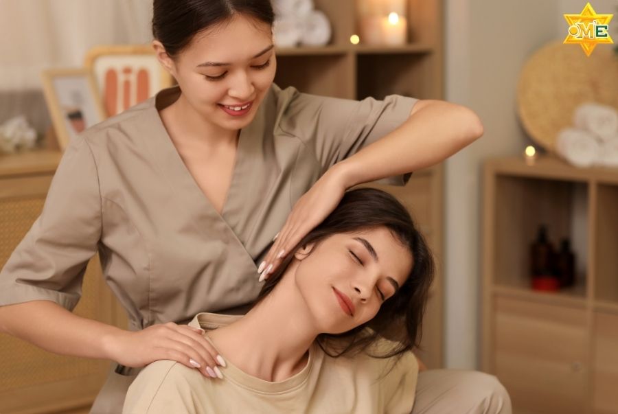 Lợi ích của bấm huyệt chữa đau đầu 