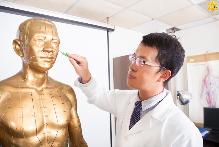 Tại sao việc bấm huyệt trên tay lại quan trọng?