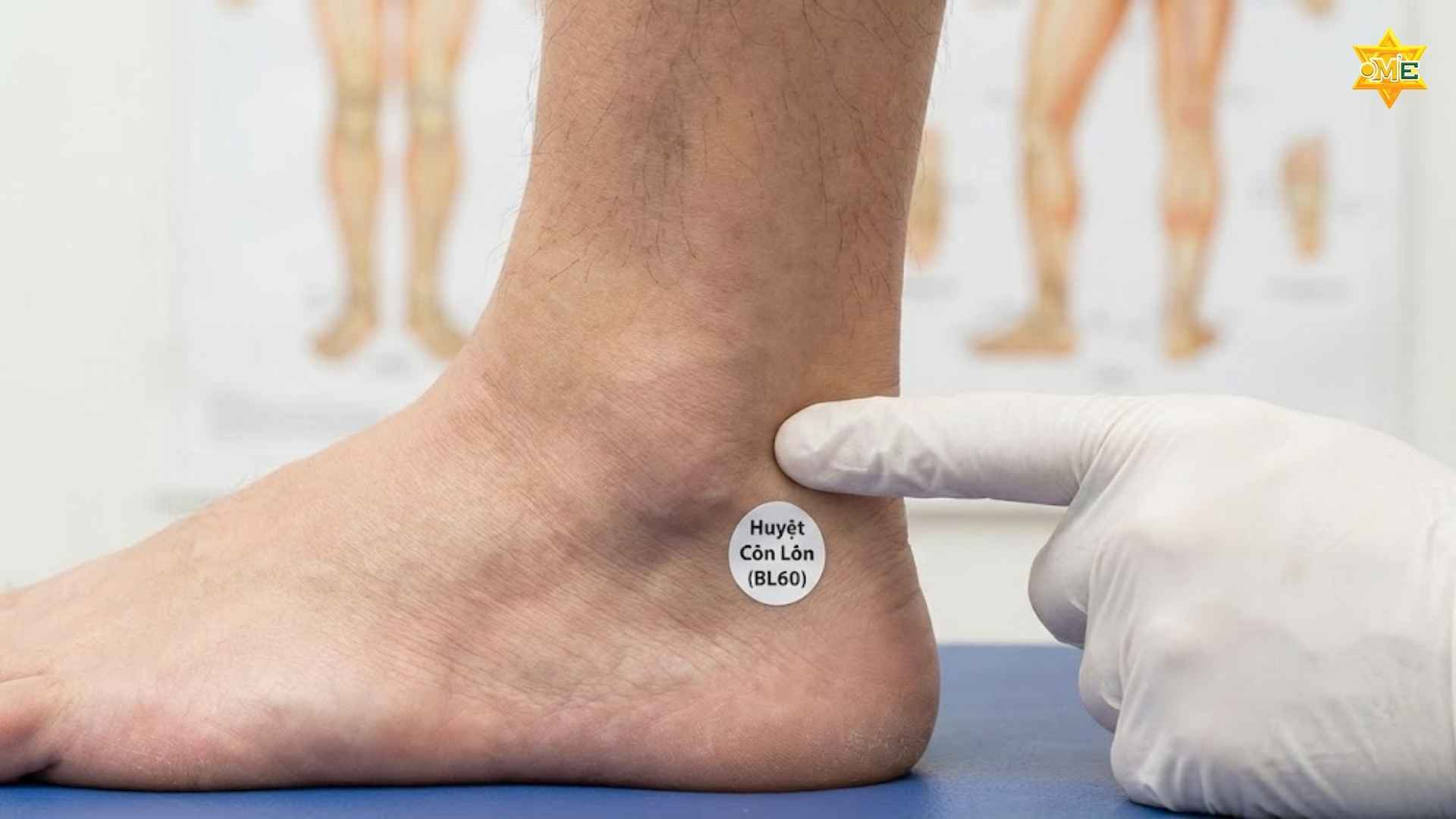 Cách xác định huyệt Côn Lôn chuẩn xác