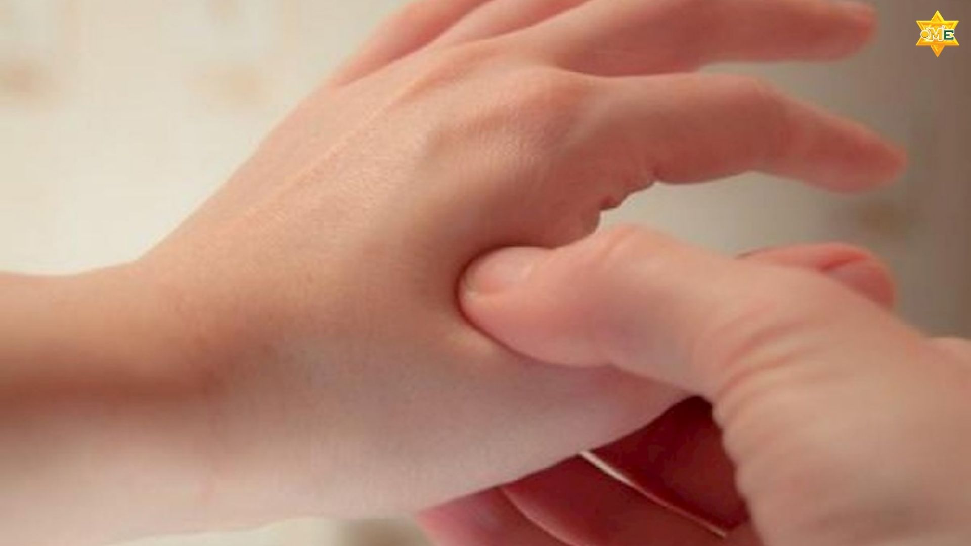 Cách xác định huyệt Bát Tà chuẩn xác