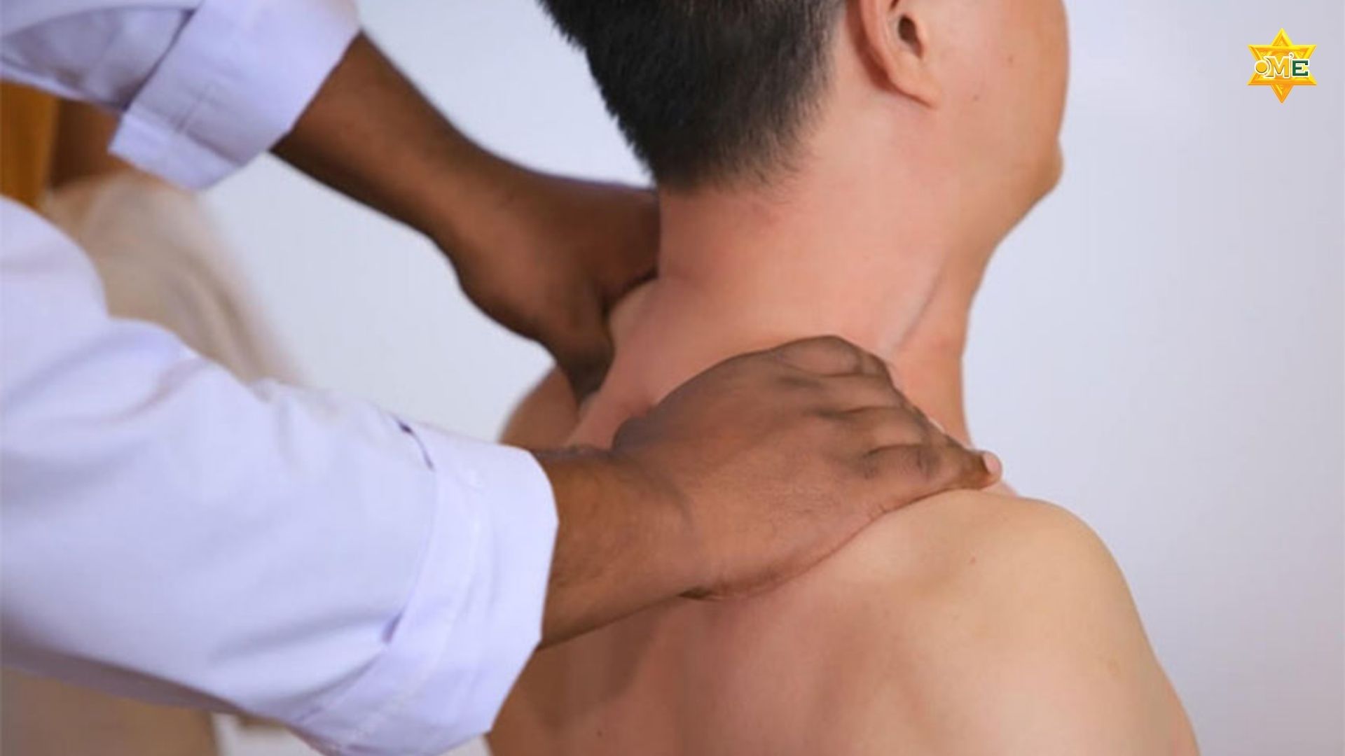  trị đau mỏi vai gáy của dân văn phòng