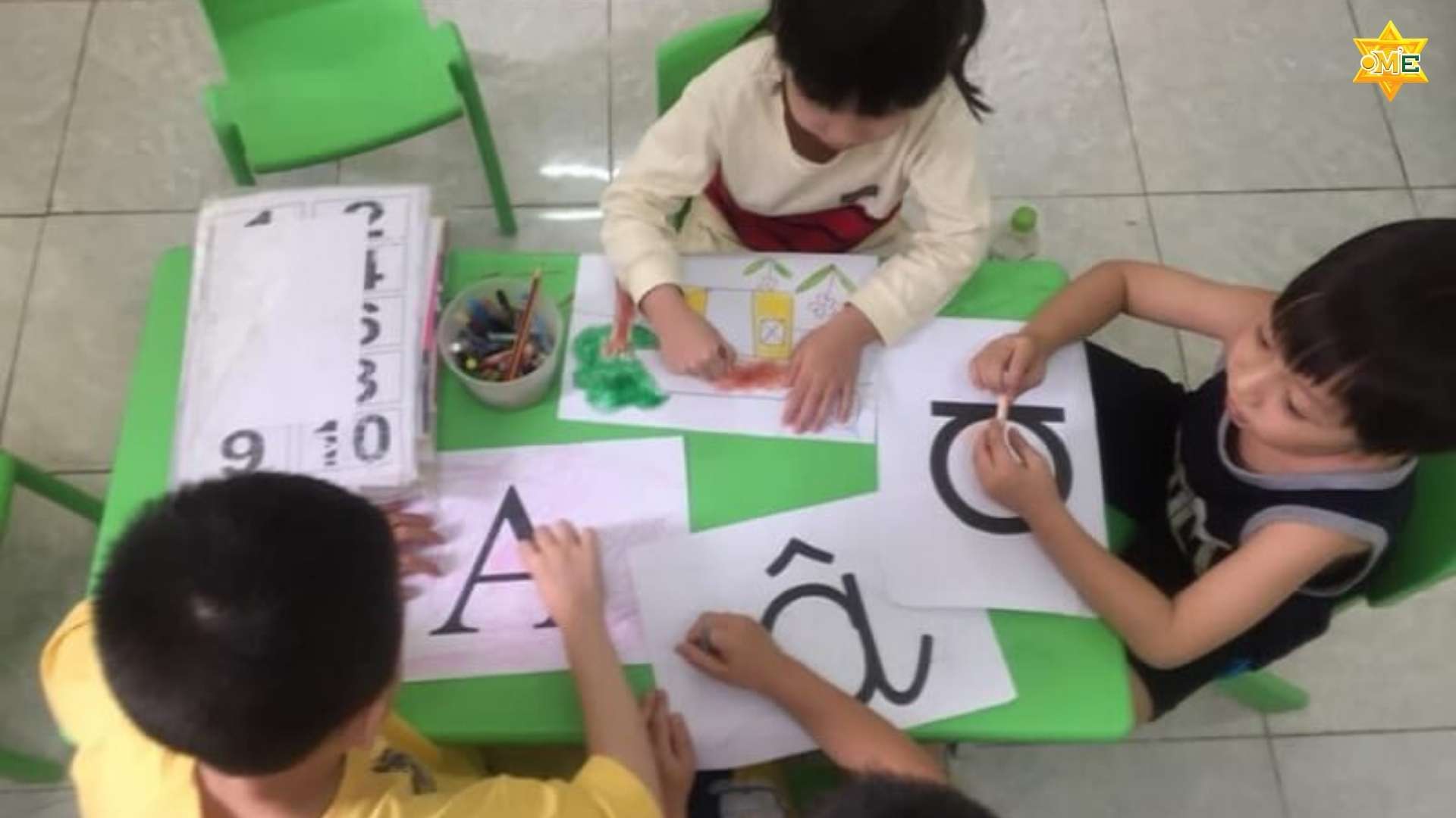 Cách dạy trẻ tự kỷ học chữ tại nhà hiệu quả